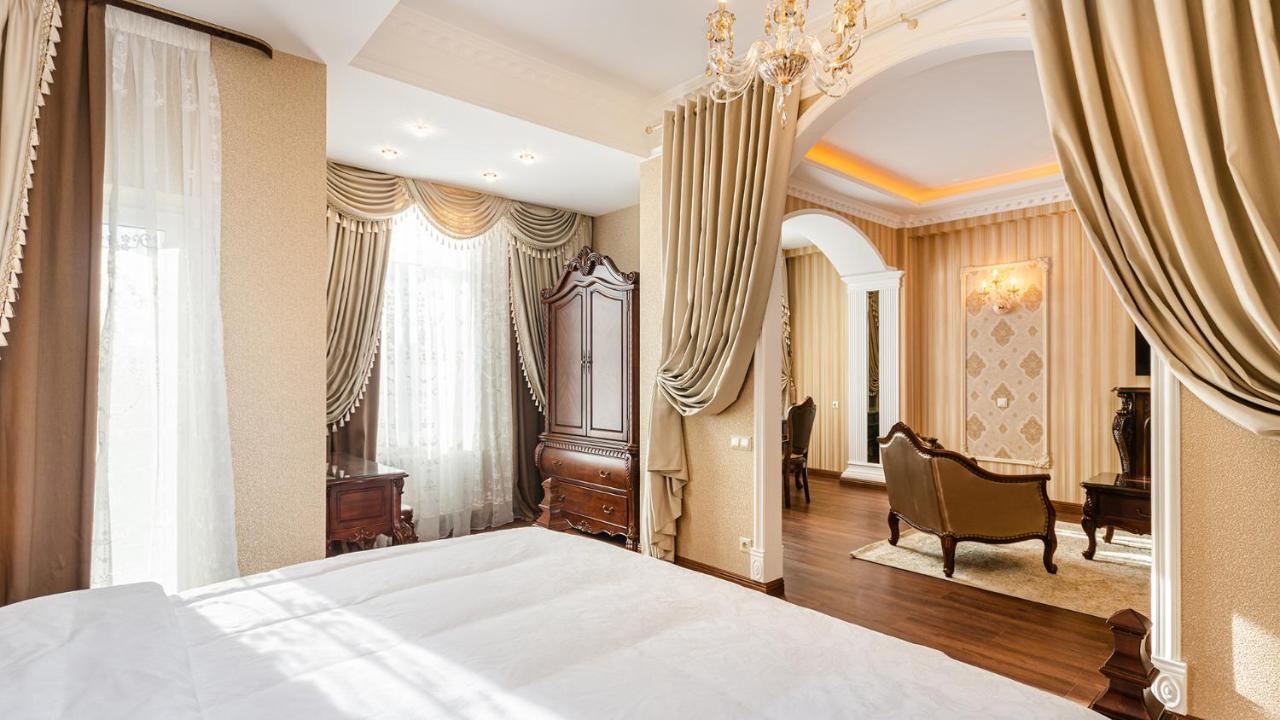 Gregory Boutique Hotel คีชีเนา ภายนอก รูปภาพ A bedroom at the hotel