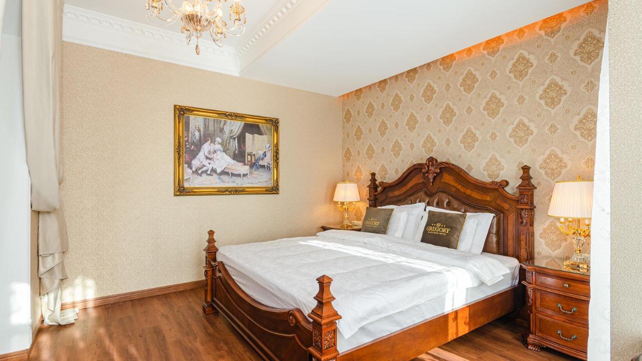 Gregory Boutique Hotel คีชีเนา ภายนอก รูปภาพ A bedroom at the hotel