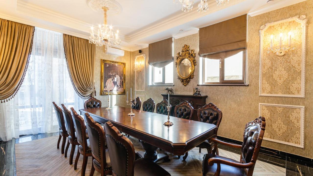 Gregory Boutique Hotel คีชีเนา ภายนอก รูปภาพ A dining room