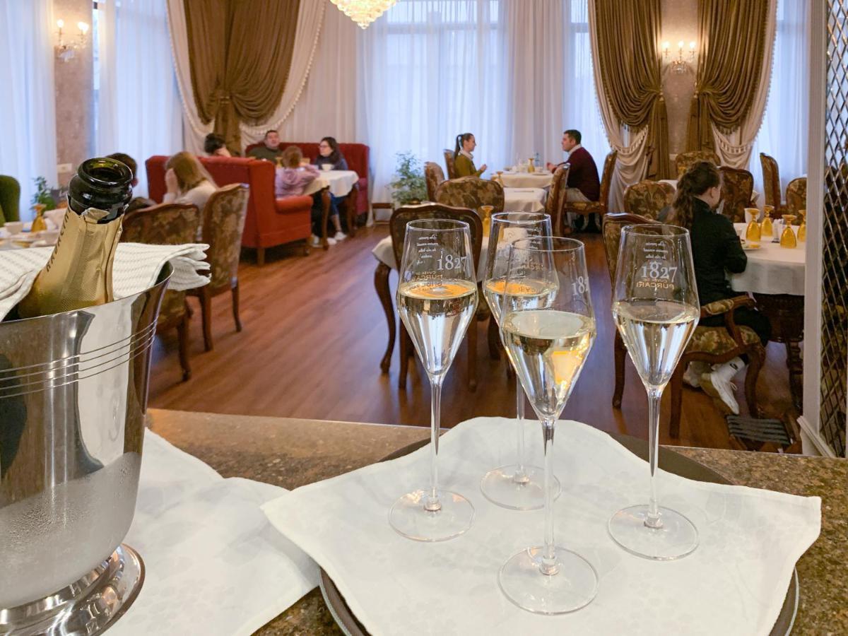 Gregory Boutique Hotel คีชีเนา ภายนอก รูปภาพ Restaurant